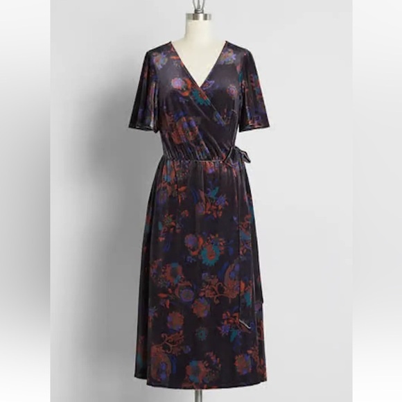 ModCloth Timeless Embrace Velvet Floral Midi Wrap Dress Size Small - Picture 1 of 4